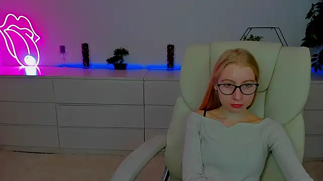 Alina Blonde online show from October 2025 05:38:02 AM