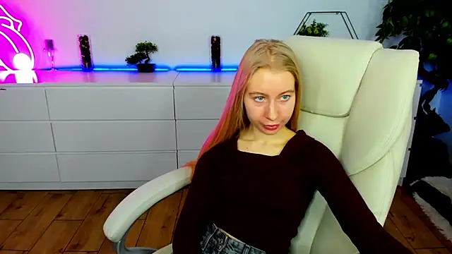 Alina Blonde online show from November 2025 06:39:03 AM