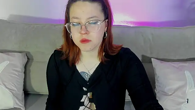 Krysadapp online show from September 2025 12:00:02 AM