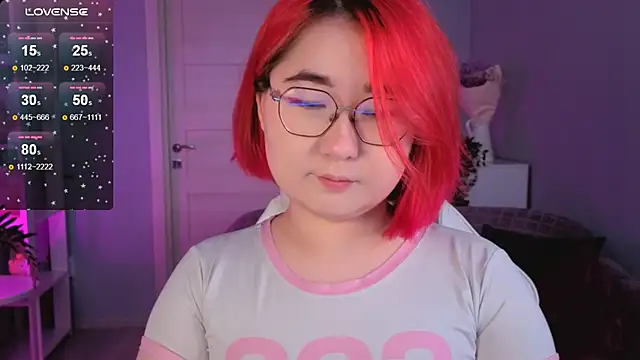 Snapshot of Sexy_Peachy chatting on September 2025 06:59:02 AM Sexy Peachy online show from September 2025 06:59:02 AM
