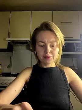 MartaLuna  online show from January 2026 07:19:01 PM