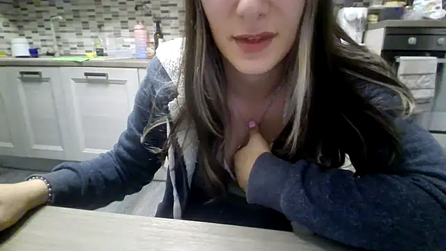 Snapshot of Camaleontica chatting on October 2025 08:10:01 PM Camaleontica online show from October 2025 08:10:01 PM