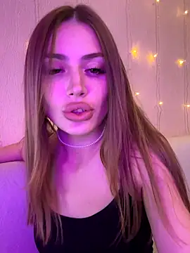 Elizabeth Tay online show from November 2025 04:40:02 PM