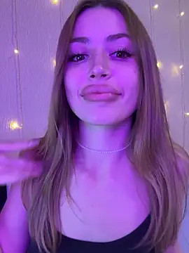 Elizabeth Tay online show from November 2025 05:57:01 PM