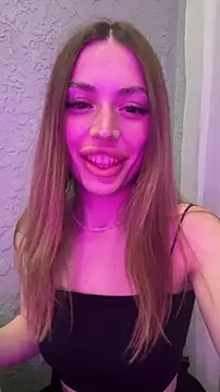 Elizabeth Tay online show from February 2026 05:38:02 PM