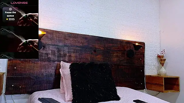 JhosuaVega online show from October 2025 07:00:01 PM