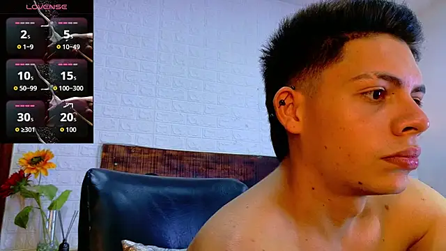 JhosuaVega online show from October 2025 07:07:02 PM