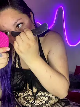 Emma  Fox  online show from November 2025 05:13:02 PM