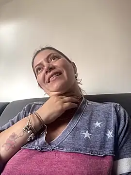 pamelaqenn 2 online show from September 2025 05:38:02 PM