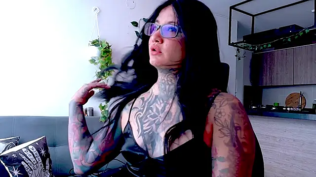 Unatatuada online show from December 2025 03:52:02 PM