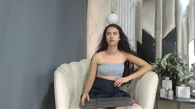 Snapshot of MayaMonroe1 chatting on September 2025 06:32:02 PM MayaMonroe1 online show from September 2025 06:32:02 PM