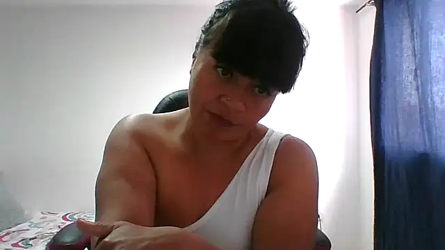 Snapshot of adri89-g chatting on February 2026 01:43:01 PM adri89-g online show from February 2026 01:43:01 PM