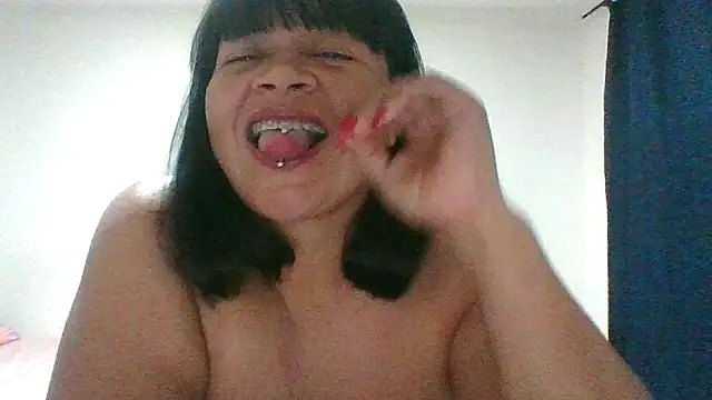 Snapshot of adri89-g chatting on February 2026 12:37:01 AM adri89-g online show from February 2026 12:37:01 AM