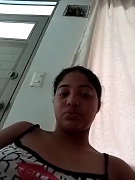 Snapshot of Camila-18w chatting on October 2025 01:46:02 PM Camila-18w online show from October 2025 01:46:02 PM