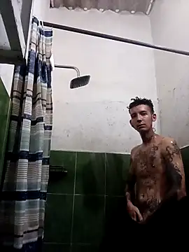 Snapshot of LaParKa31 chatting on November 2025 01:06:01 AM LaParKa31 online show from November 2025 01:06:01 AM