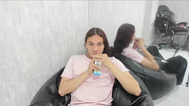 Almaazz online show from November 2025 07:57:01 PM