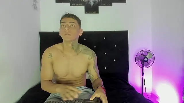 maykel and mike online show from November 2025 11:02:01 AM