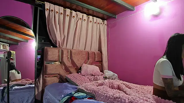 Snapshot of Missmoonstar chatting on November 2025 01:49:01 AM Missmoonstar online show from November 2025 01:49:01 AM