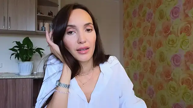 Lillian-Clark online show from October 2025 10:58:02 AM