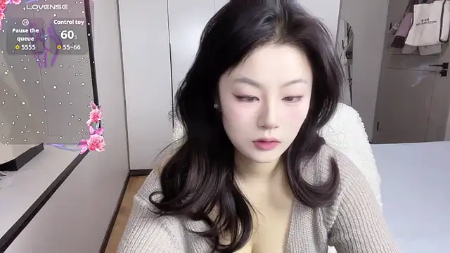 Snapshot of janequeen chatting on February 2026 03:17:02 PM janequeen online show from February 2026 03:17:02 PM