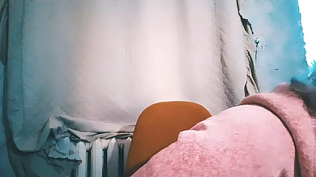 EmmaCat  online show from November 2025 05:28:02 AM