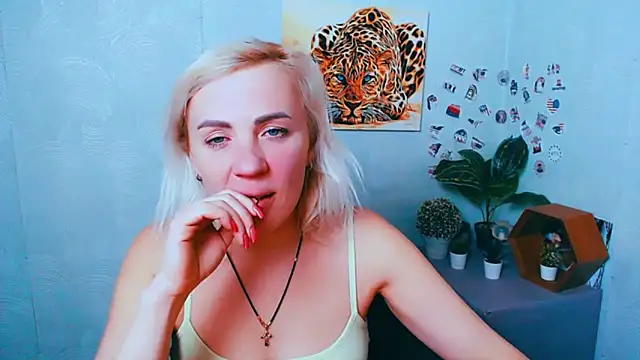 EmmaCat  online show from February 2026 06:23:01 PM