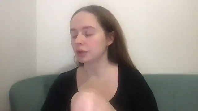 Snapshot of Miravon chatting on December 2025 06:38:01 PM Miravon online show from December 2025 06:38:01 PM