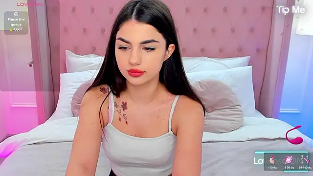 Snapshot of HelenTiny chatting on November 2025 01:34:01 PM HelenTiny online show from November 2025 01:34:01 PM