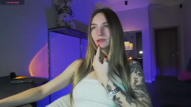 Melloudy online show from November 2025 06:56:01 AM