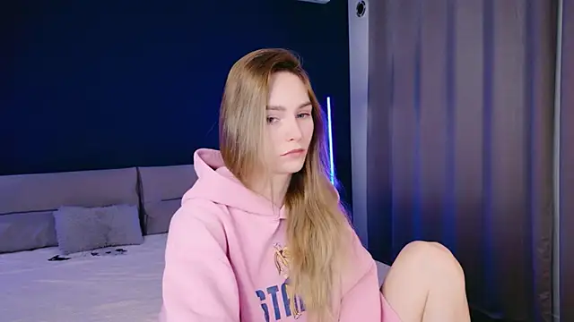 Melloudy online show from November 2025 06:57:01 AM