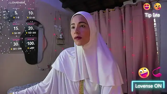 ShanaJamil online show from November 2025 12:04:02 PM