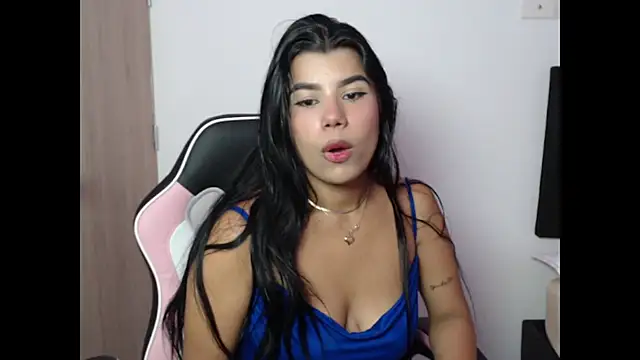 Snapshot of MayaScott11 chatting on September 2025 01:00:01 PM MayaScott11 online show from September 2025 01:00:01 PM