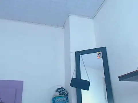 whitneytt online show from November 2025 01:11:01 AM