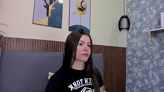 Snapshot of EmillyHarper_ chatting on November 2025 03:50:01 AM EmillyHarper online show from November 2025 03:50:01 AM