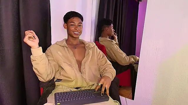 Snapshot of CoffeNaughty_nom chatting on September 2025 03:40:01 AM CoffeNaughty nom online show from September 2025 03:40:01 AM