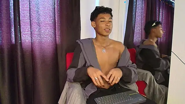 Snapshot of CoffeNaughty_nom chatting on September 2025 01:57:02 PM CoffeNaughty nom online show from September 2025 01:57:02 PM