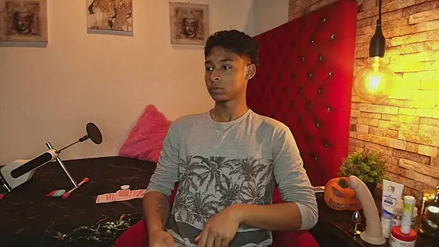 Snapshot of CoffeNaughty_nom chatting on October 2025 03:28:01 AM CoffeNaughty nom online show from October 2025 03:28:01 AM