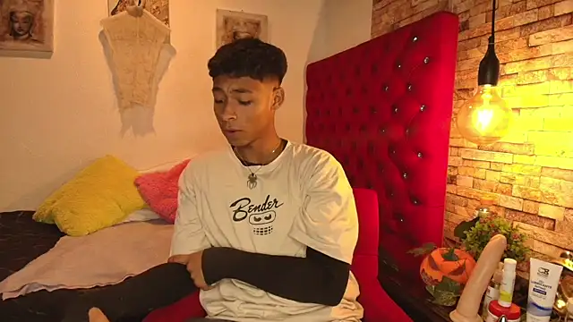 Snapshot of CoffeNaughty_nom chatting on October 2025 04:12:02 AM CoffeNaughty nom online show from October 2025 04:12:02 AM