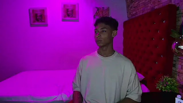 Snapshot of CoffeNaughty_nom chatting on November 2025 04:12:01 AM CoffeNaughty nom online show from November 2025 04:12:01 AM