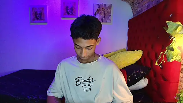 Snapshot of CoffeNaughty_nom chatting on November 2025 04:58:02 PM CoffeNaughty nom online show from November 2025 04:58:02 PM