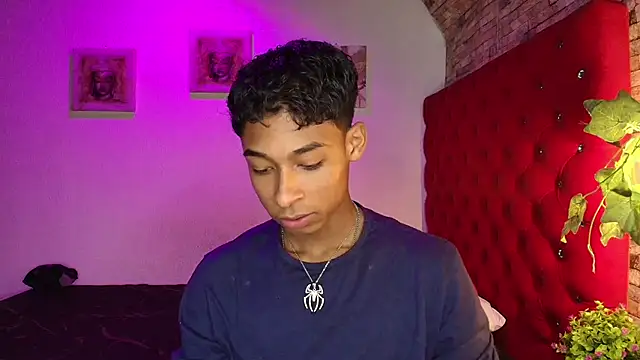 Snapshot of CoffeNaughty_nom chatting on November 2025 03:38:01 AM CoffeNaughty nom online show from November 2025 03:38:01 AM