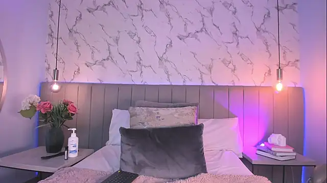 Amber Santana online show from October 2025 10:43:02 PM