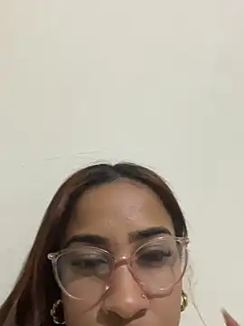 Snapshot of flore-cita chatting on September 2025 04:51:02 AM flore-cita online show from September 2025 04:51:02 AM