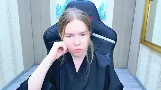 Alida Brice online show from December 2025 05:35:02 AM