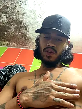 Snapshot of bergotaxxxx chatting on November 2025 01:06:02 AM bergotaxxxx online show from November 2025 01:06:02 AM