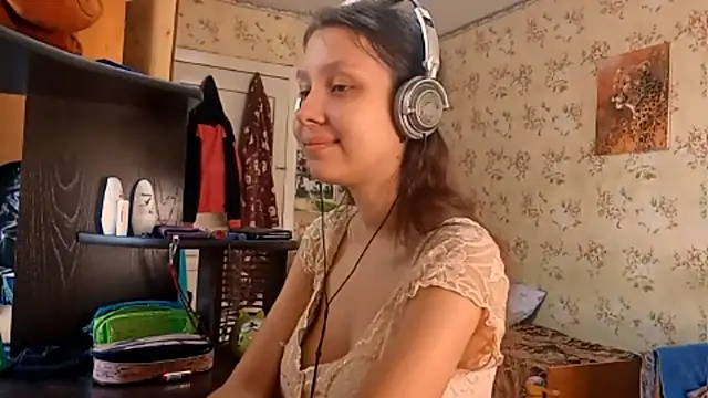 QutieDaSweet online show from September 2025 06:15:02 AM