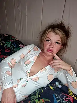Snapshot of Just_peaches_not_cream chatting on October 2025 08:56:01 AM Just peaches not cream online show from October 2025 08:56:01 AM
