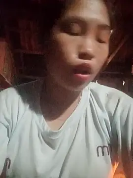 Snapshot of Luyen004 chatting on October 2025 11:14:01 PM Luyen004 online show from October 2025 11:14:01 PM