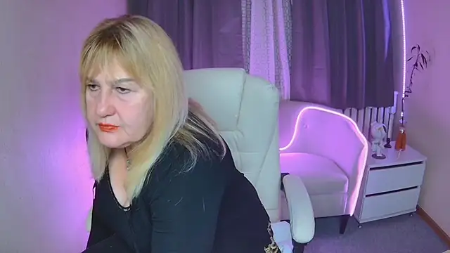 EmmaEllison online show from November 2025 06:47:02 AM