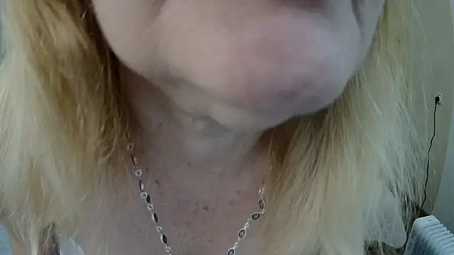 Snapshot of EmmaEllison chatting on February 2026 07:14:02 AM EmmaEllison online show from February 2026 07:14:02 AM